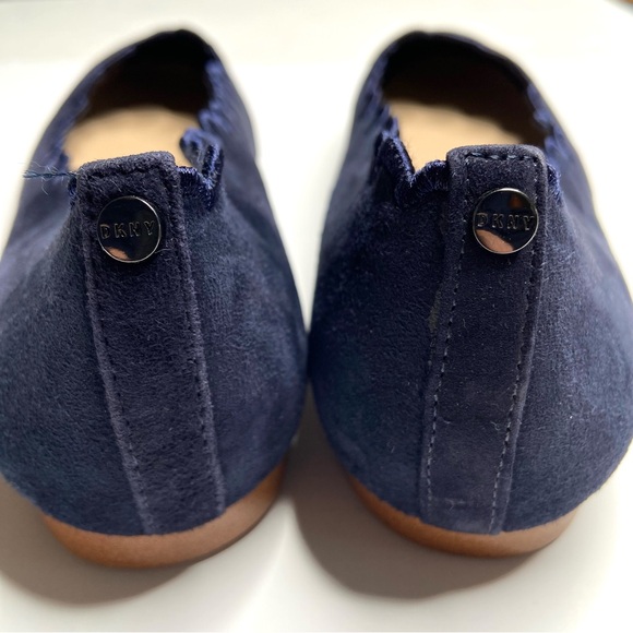 DKNY Navy Suede Scalloped Edge Ballet Flat Size 8.5 - Picture 5 of 12